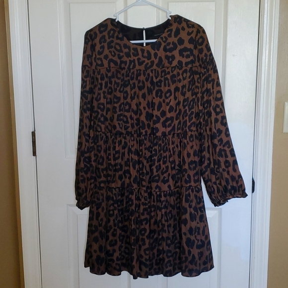 Banana Republic Dresses & Skirts - Banana Republic Medium Leopard Print Tiered Trapeze Dress